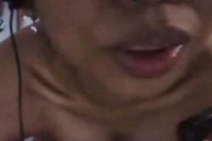 This camgirl can't live without showing her tongue in front of her cam