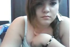 Chubby lalin girl legal age teenager honey on webcam wishes to flash her scoops