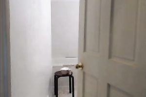 Young web camera slut with enjoyable wazoo takes shower