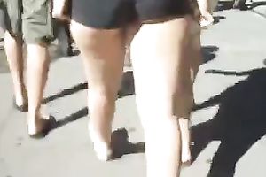 Sexy babe with astounding ass acquires caught on my hidden livecam