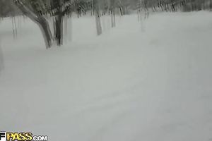 Amateur hussy sucks a dude's prick and shows her large butt to him