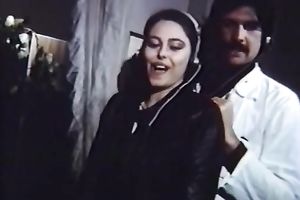 Blonde mama receives her cunt screwed with a banana