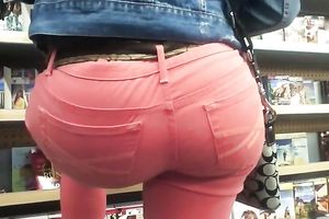 Don't you think that this butt in red jeans is outstanding?