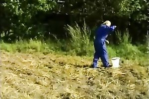 Fat woman gives some fine blowjob outdoors to a horny man