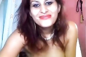 Sensual milf flashes her natural scones and fingers her slit