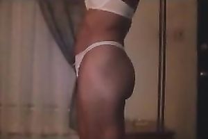Sporty hot non-professional white white lady stripteases on home cam vid