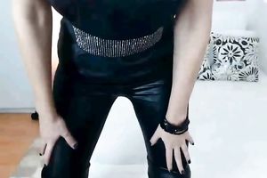 Webcam solo with a sizzling bitch goddess demonstrating her legs