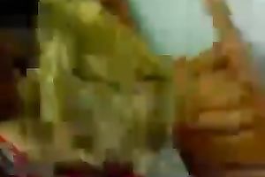 Arab hussy shows her cleavage to my buddy in homemade movie