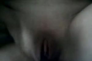 Dyed hair white slut shows her snatch with a hairbrush on web camera