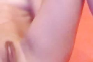 Webcam super hot and glamorous babe masturbates