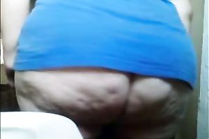 This mother I'd like to fuck has an extremely hawt butt and that fascinating bum makes me thirsty