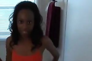 Sporty dark chick knows how to receive a man's attention