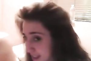 Four eyed gal knows how to give excellent head to her paramour