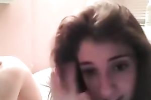 Four eyed gal knows how to give excellent head to her paramour