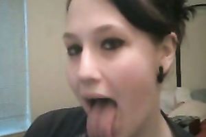 Webcam solo with my ex GF demonstrating her lengthy pierced tongue