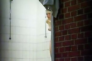 I am such an dark hole and I love to spy on worthwhile looking chicks