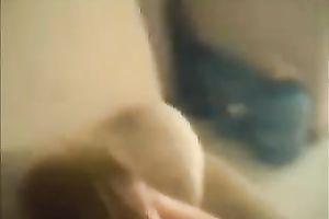 I love to fuck my corpulent bottomed wife's muff from behind