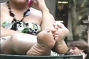 Spying on marvelous soles of my curvy Latina neighbour outdoors