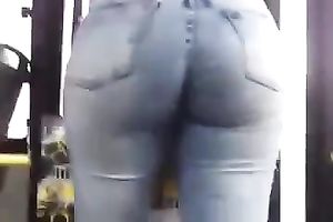 This bootyful playgirl looks indeed sexy in her constricted jeans