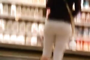 Amateur sweetheart with excellent a-hole acquires caught on my hidden livecam in a shop