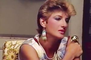 Short haired golden-haired lets her paramour her pointer sisters and vagina
