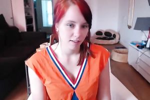 Red-haired nympho knows how to make her online viewers