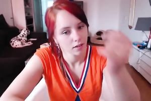 Red-haired nympho knows how to make her online viewers