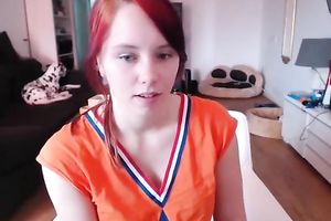 Red-haired nympho knows how to make her online viewers