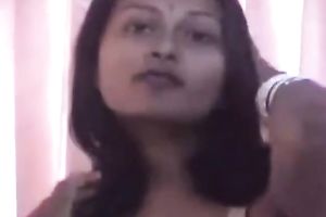 Seductive Indian Married slut with large mambos humps on a hard pecker in dilettante fuck video