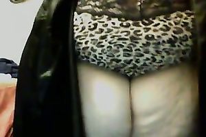 Incredibly fat brunette hair mom shows her biggest belly and booty