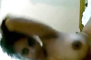 Temptingly sexy Indian charmer with large milk cans knows how to give a great oral stimulation