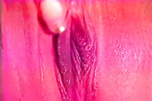 Hot blooded bitchy gal fingers her thirsting kitty in washroom