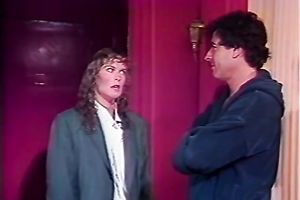 Hot blooded bitchy gal fingers her thirsting kitty in washroom