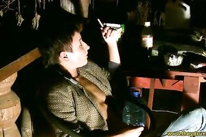 Even a cold shower cant kewl off this short haired party bitch