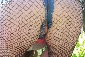 My cheating wife knows how to draw the attention to her large perfect gazoo