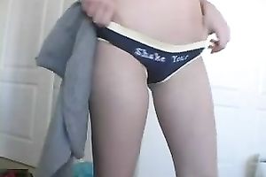 My red-haired girlfriend shows her well-shaped wazoo to me