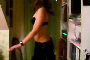 My magnetic girlfriend knows how to put on a worthwhile web camera show