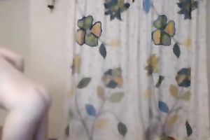 Redheaded livecam model puts on a great show for me