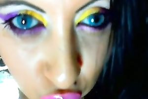 I am an experienced livecam model and I never fail to put on a wonderful show