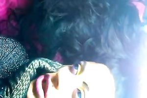 I am an experienced livecam model and I never fail to put on a wonderful show