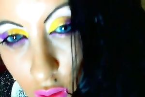 I am an experienced livecam model and I never fail to put on a wonderful show