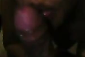 Ebony floozy is glad to engulf 10-Pounder and gulp some sex cream