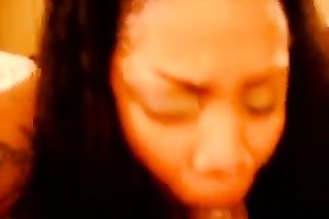 Thick ebon floozy knows how to give an fantastic blowjob