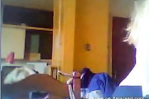 Tempting dilettante playgirl flashes her marangos and bald cookie on livecam