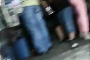 This hawt sweetheart in pink leggings has a nicely shaped gazoo