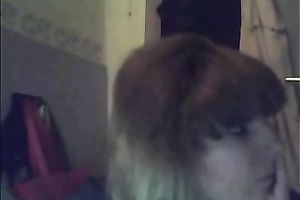 Young whore stretches her constricted and all moist slit and butt