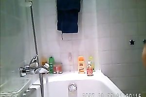 Chubby white slutwife with big breasts in the bathtub on hidden livecam movie scene