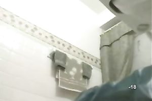 My friend's girlfriend can hypnotize any guy with her big arse