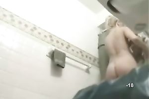 My friend's girlfriend can hypnotize any guy with her big arse