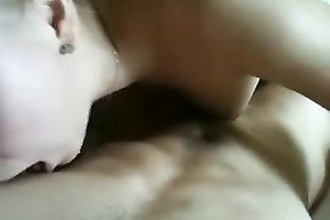 Blonde hooker gives head and then that babe widens her legs for me